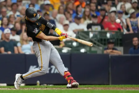 Brewers' Harrison out-pitches Pirates' Skenes in win